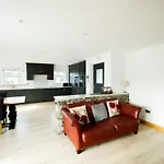 Konukevi Graysonside 4*